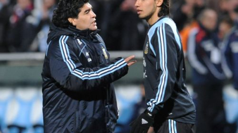 Djēgo Maradona un Serhio Aguero
Foto: AFP/Scanpix