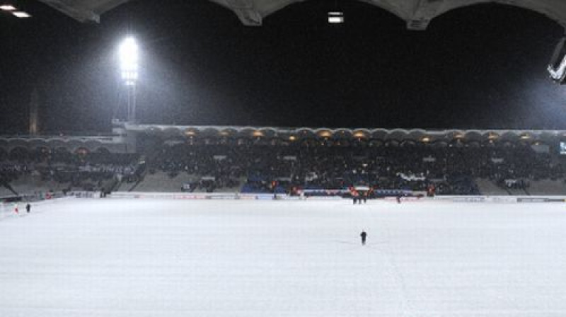 "Bordeaux" kluba stadions puslaiku pārtraukumā
Foto: AFP/Scanpix