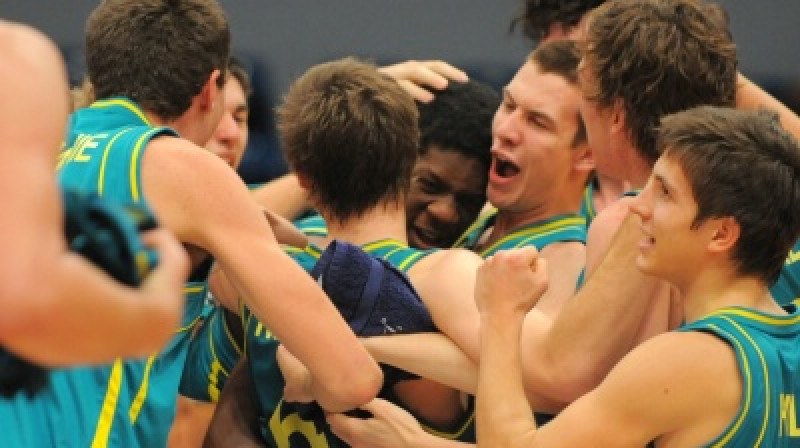 Austrālijas basketbolisti līksmo par uzvaru
Foto: fiba.com