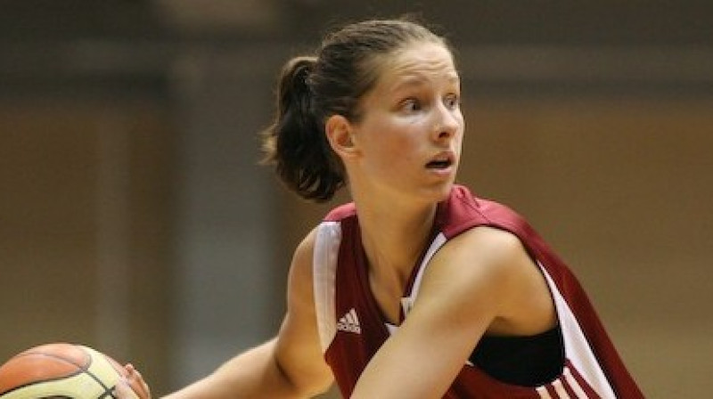 Kristīne Vītola - Latvijas U20 izlases rezultatīvākā spēlētāja mačā ar Lielbritānijas komandu.
Foto: Mārtiņš Sīlis