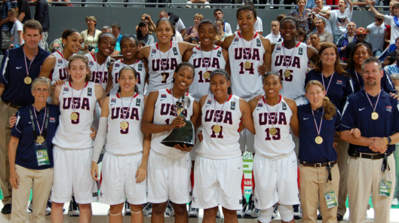 Pirmā U17 Pasaules čempionāta uzvarētājas ASV basketbolistes
Foto: fiba.com