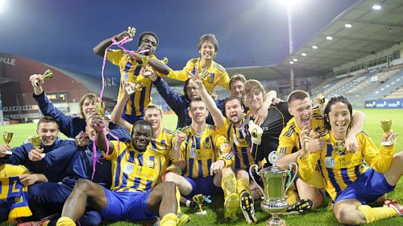 "Ventspils" futbolisti līksmo
Foto: Romāns Kokšarovs, Sporta Avīze, f64