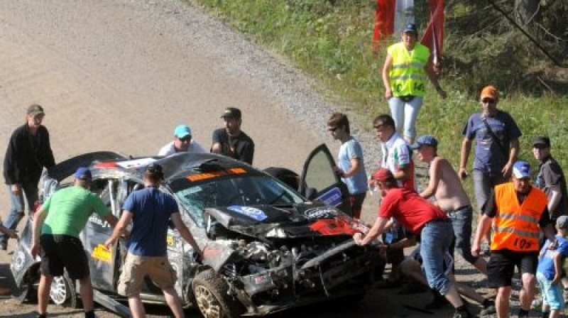 Riku Tahko automašīna pēc avārijas
Foto: www.rally-mania.cz