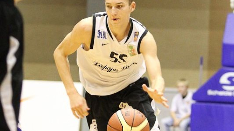 Artūrs Bricis: viena no Liepājas Lauvu cerībām pirmajā Latvijas čempionātā 3x3 basketbolā. 
Foto: Mārtiņš Sīlis