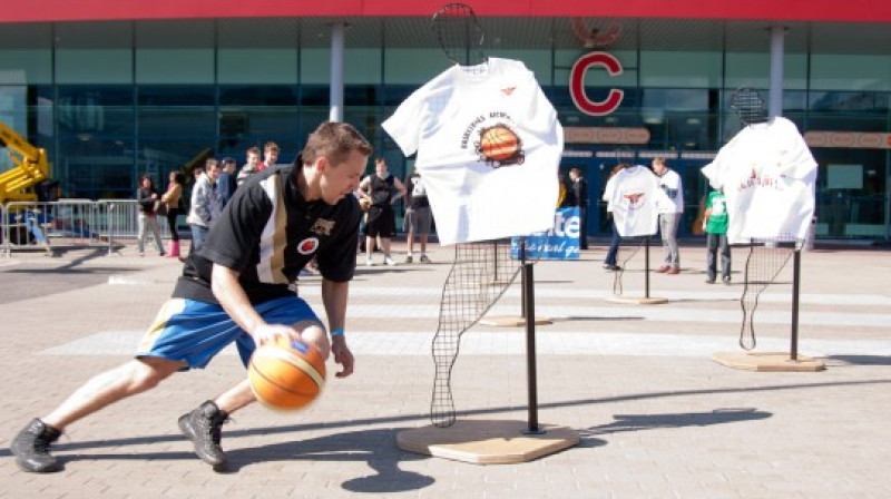 Basketbola diena 2011.gada 1.maijā - piedalīties var ikviens.
Foto: Ēriks Biters