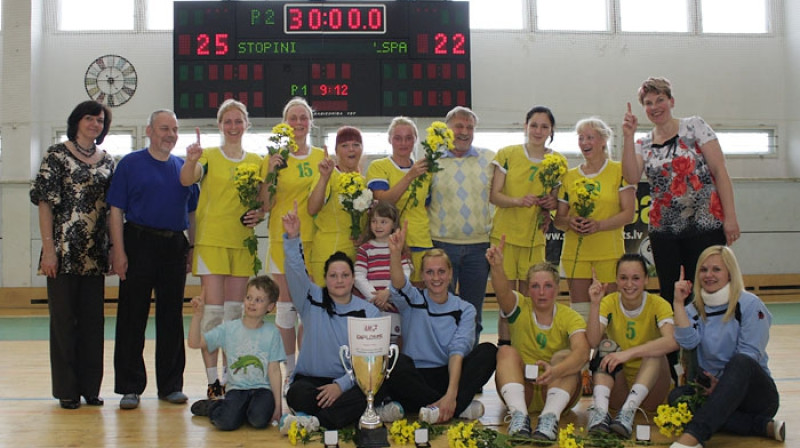 Latvijas čempiones 2012 - Stopiņu NHK
Foto: Krišjānis Grantiņš