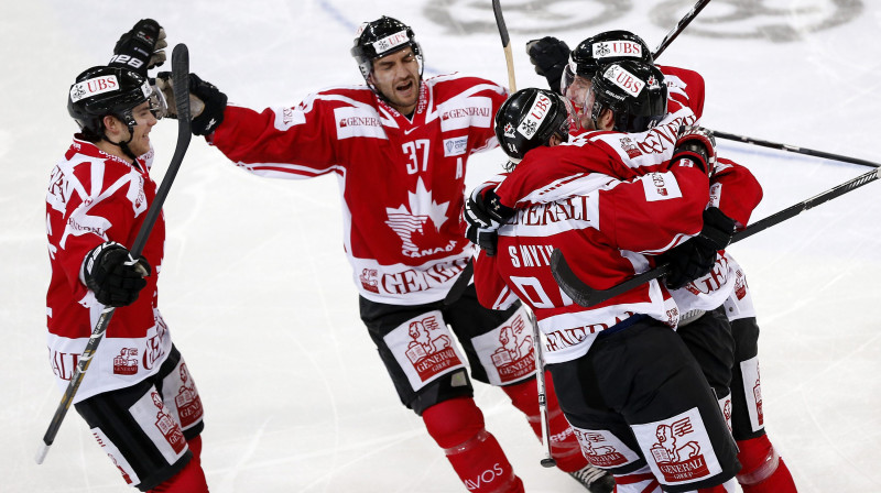 Kanādas hokejisti līksmo
Foto: AP/Scanpix