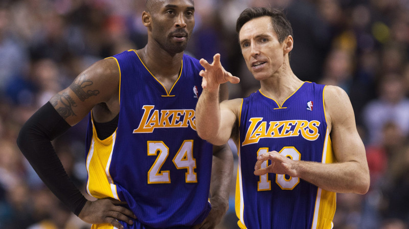 "Lakers" basketbolisti Kobe Braients un Stīvs Nešs
Foto: AP/Scanpix