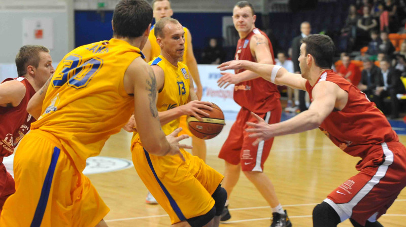 Akselis Vairogs uzbrukumā 
foto:bkventspils.lv