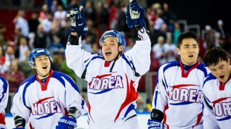 Dienvidkorejas izlase pēc negaidītas uzvaras pār Ungāriju
Foto: iihf.com