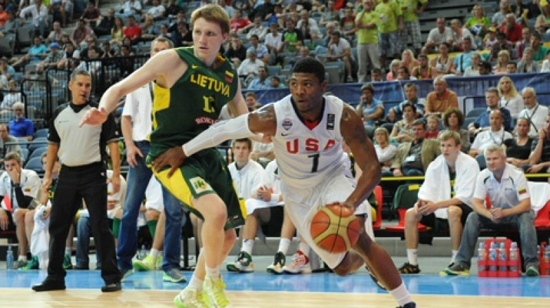 Markuss Smārts guva 18 punktus pusfinālā pret Lietuvu 
Foto: FIBA World