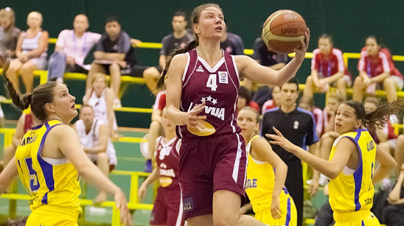 Latvijas U16 izlases kapteine Paula Strautmane
Foto: www.fibaeurope.com