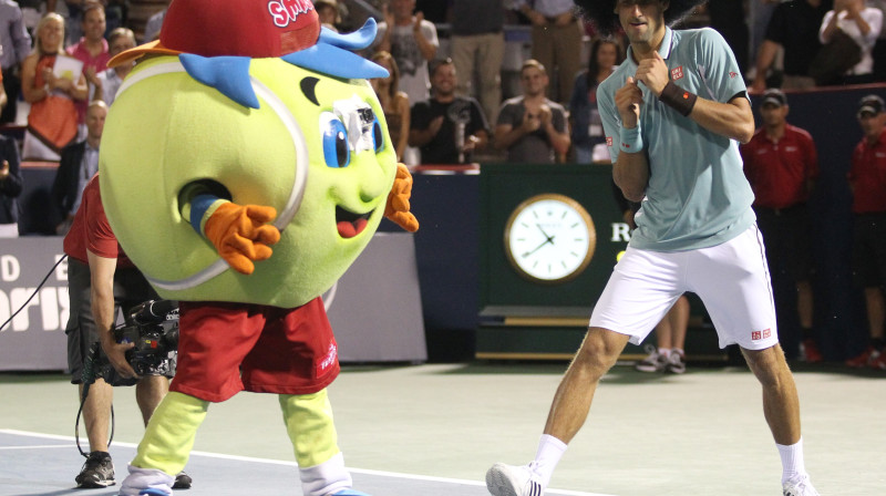 Novakam Džokovičam Kanādā ir laiks gan labam tenisam, gan publikas izklaidēšanai
Foto: Reuters/Scanpix