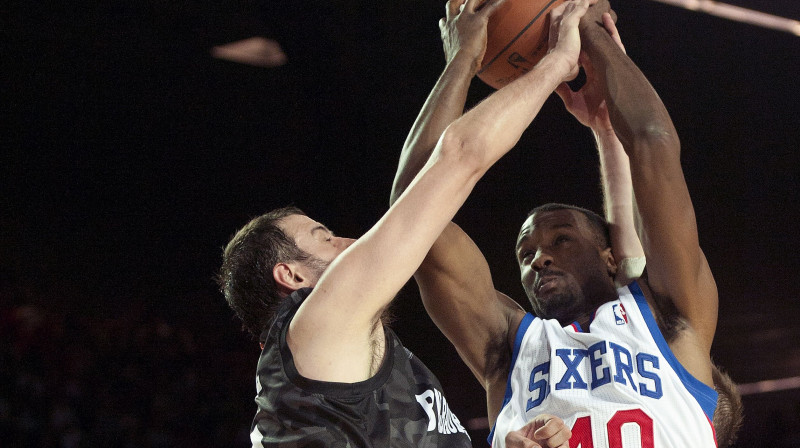 Gani Lavals cīņā par atlēkušo bumbu pret "Bilbao Basket" 
Foto: AP/Scanpix