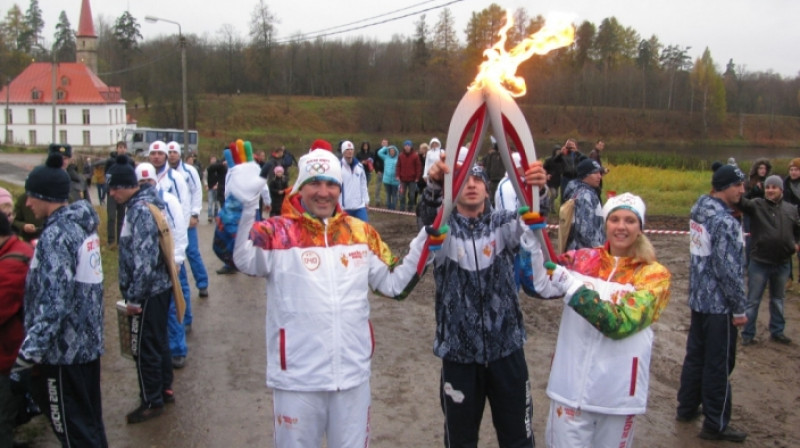 Latviešu lāpnesis Sandis Šteins (priekšplānā) 
Foto: olimpiade.lv