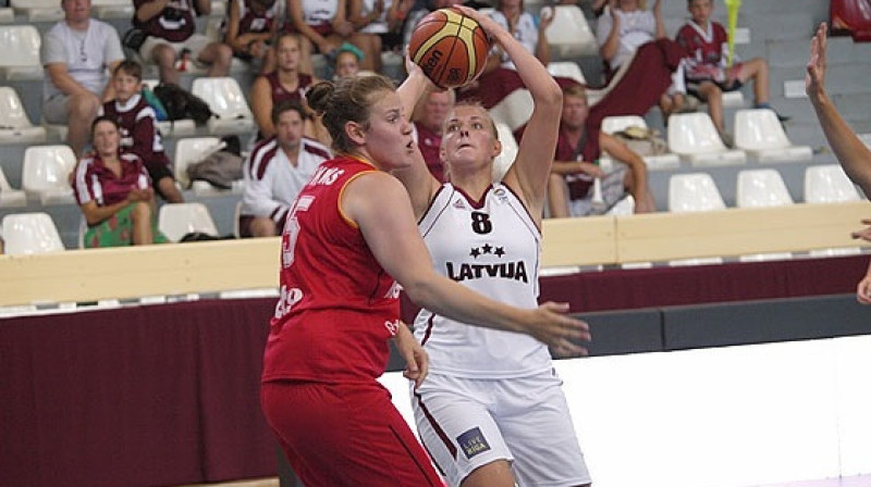 Vineta Bīriņa Eiropas U18 čempionātā Ungārijā
Foto: www.fibaeurope.com