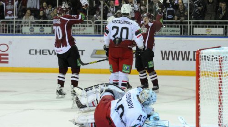 Marcels Haščāks gūst vārtus pēc Mika Indraša piespēles
Foto: Romāns Kokšarovs, Sporta Avīze, f64