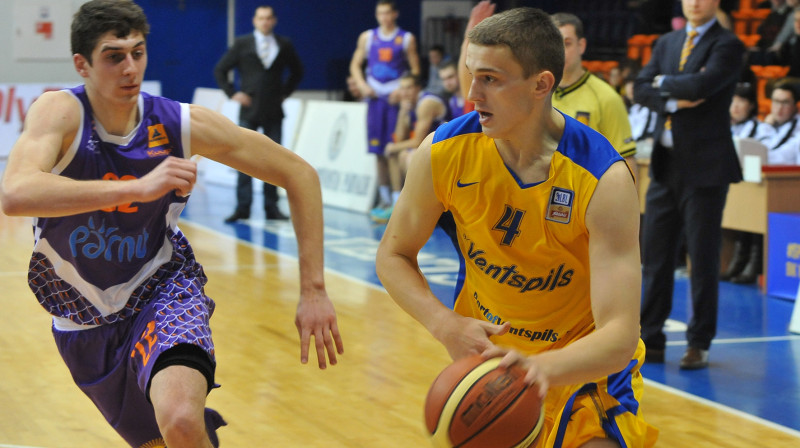 Andrejs Gražulis uzbrukumā
foto:bkventspils.lv