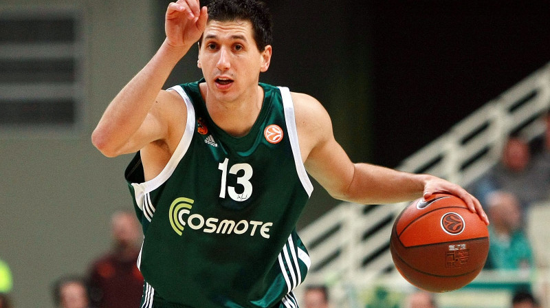 “Panathinaikos” spēlētājs Diamantidis sērijas trešajā spēlē pret CSKA tika pie jauna Eirolīgas rekorda.

Foto: www.basket-ball.com