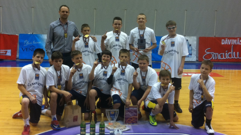 Ventspils "Spars" basketbolisti: LJBL čempioni Colgate U13 grupā.
Foto: basket.lv