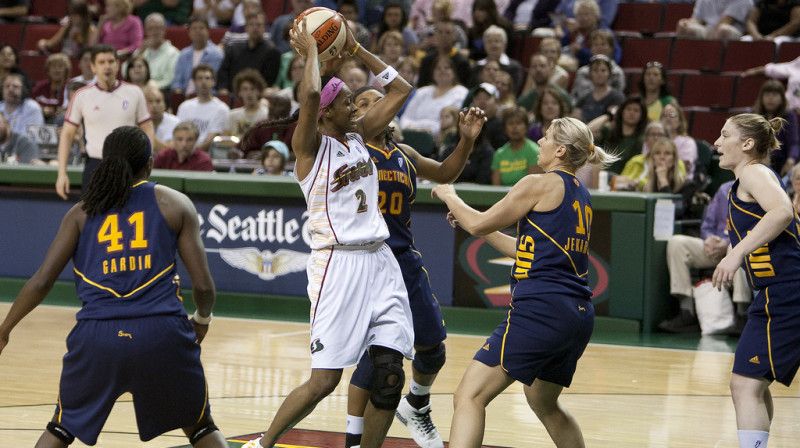 Anete Jēkabsone-Žogota "Mercury" sastāvā spēlēs ar desmito numuru
Foto: WNBA