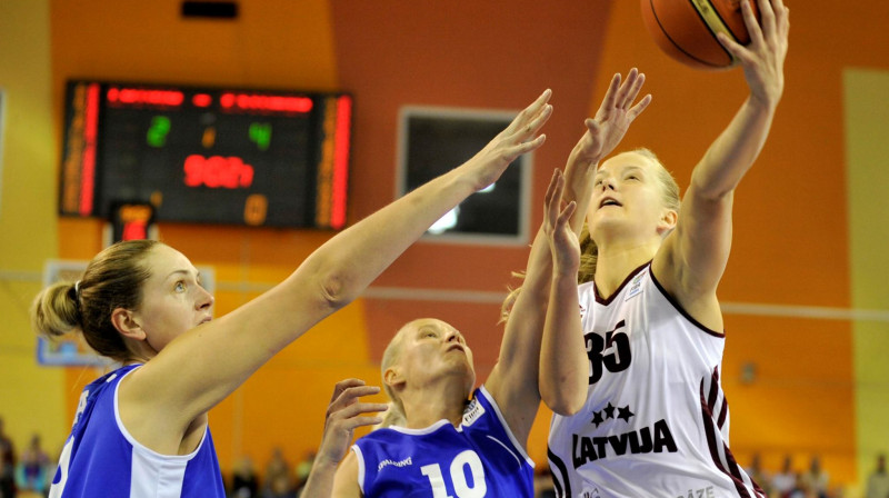 Kate Krēsliņa: 11 punkti zaudējumā pret Itāliju
Foto: Romāns Kokšarovs, f64