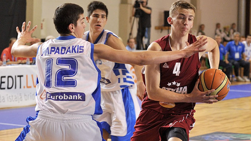 Eiropas U16 čempionāta Zvaigžņu piecnieka dalībnieks Kristers Zoriks šosezon pretendēs uz vietu U18 izlasē.
Foto: FIBAEurope.com