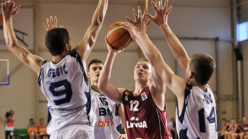 Artūrs Strautiņš,  viens no U18 izlases līderiem
Foto: FIBAEurope.com (Romāns Kokšarovs)