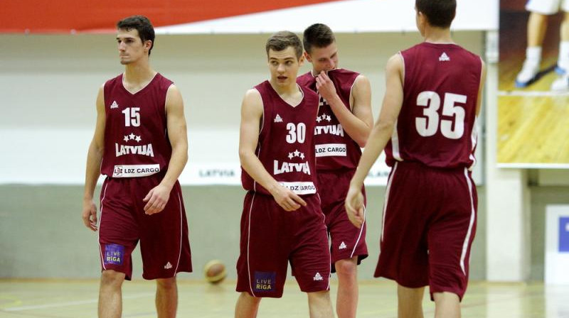 Džeiks Krūmiņš, Renārs Birkāns un Dāvis Gūtmanis
Foto: www.basket.ee