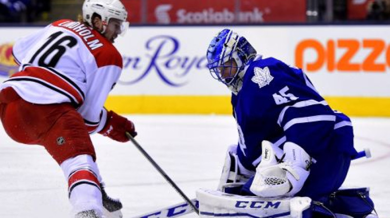 Eliass Lindholms gūst vārtus pret "Maple Leafs"
Foto: AP/Scanpix