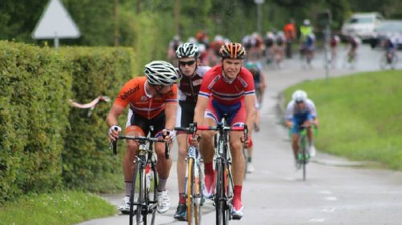 Krists Neilands (pa vidu) špbrīd no Latvijas sportistiem visaugstāk velobraucienā Polijā.

Foto: lrf.lv