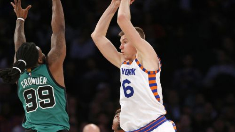 Kristaps Porziņģis iepriekšējā spēlē pret "Celtics"
Foto: AP/Scanpix