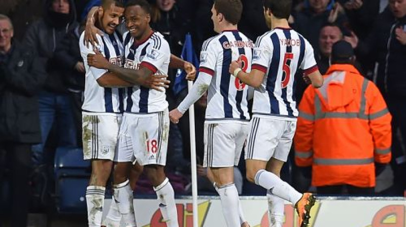 ''West Brom'' līksmo pēc gūtajiem vārtiem
Foto: AFP/Scanpix