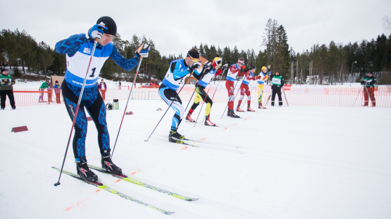 Starts finālā vīriešiem. No kreisās: Terentjevs, Vīgants, Vaičulis, Deksnis, Ņedaivodins, Strolia. Foto: Infoski.lv