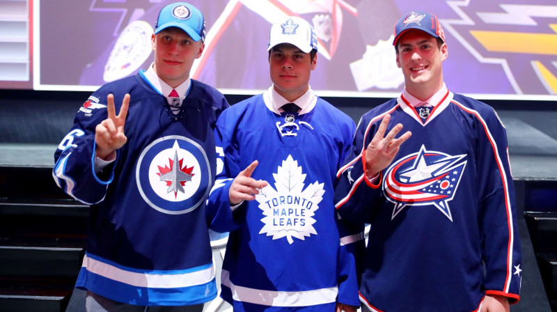 Patriks Laine, Ostons Metjūzs un Pjērs Luks Dubuā
Foto: AFP/Scanpix