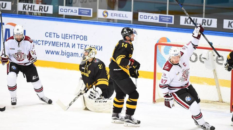 Koltons Gilīss un Gints Meija Čerepovecas "Severstal" vārtu priekšā
Foto: severstalclub.ru