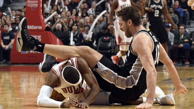 Reižons Rondo un Pau Gazols 
Foto: AP/Scanpix