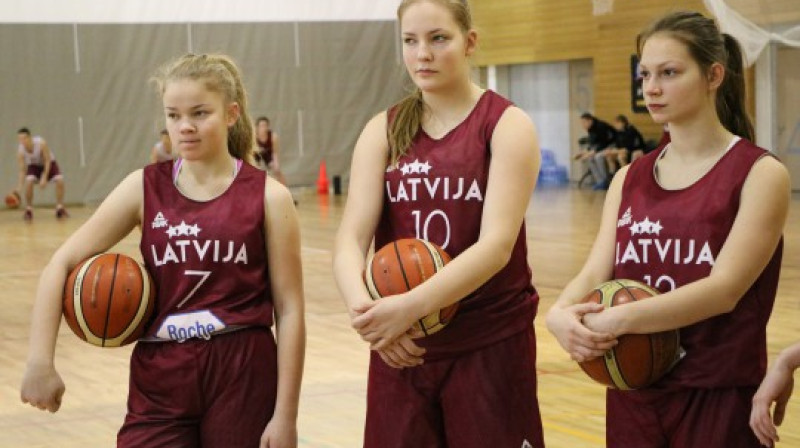 Laura Meldere (centrā): 22 punkti, 13 bumbas un četras piespēles uzvarā pār Somiju
Foto: Gints Jankovskis