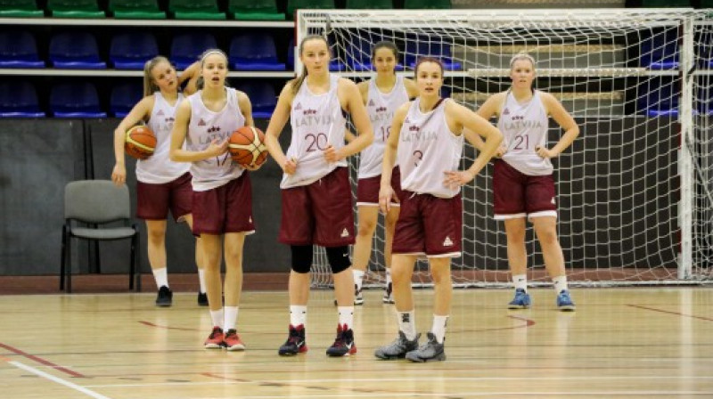 Latvijas U18 meitenes: pārliecinoša uzvara pār Somiju
Foto: Gints Jankovskis