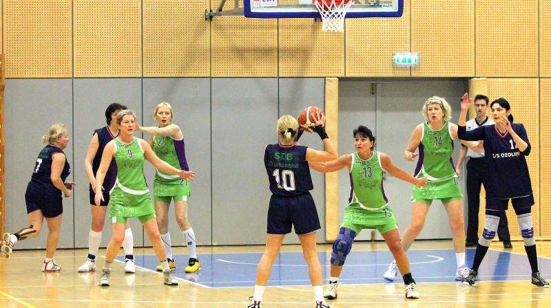 Maksibasketbola čempionāta spēlē 11. janvārī mērojās spēkiem BK "Tukums 50" un "Jelgava 50"
Foto: Renārs Buivids (RB32)