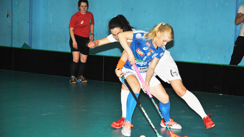 Somijas izlase tiek galā ar polietēm
Foto: IFF Floorball