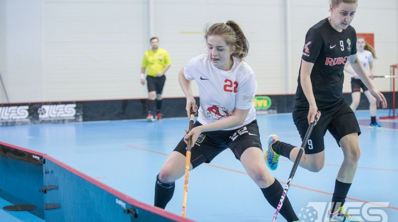 Viena no "Ķekavas Bulldogs" līderēm Inga Ametere
Foto: Floorball.lv