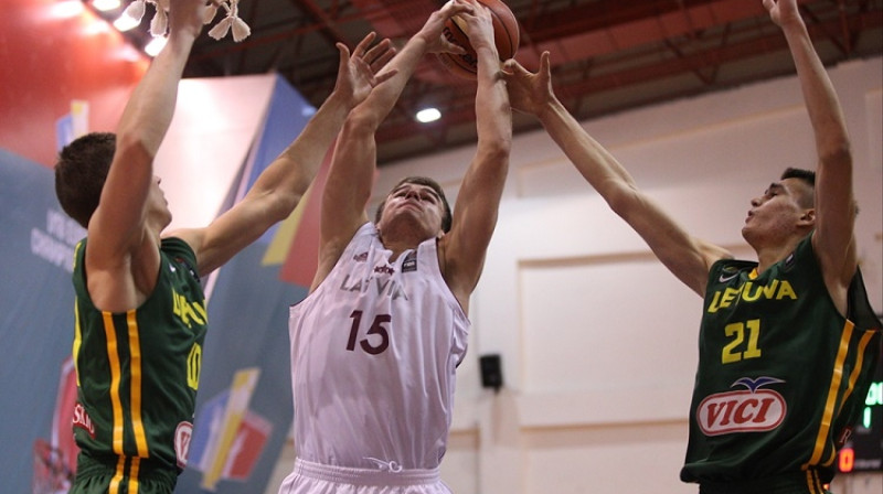 Kārlis Garoza 2016. gada Eiropas U18 čempionātā Samsunā
Foto: fiba.com