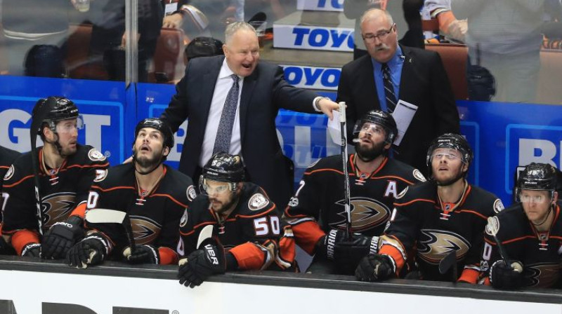 Rendijs Kārlails (treneris pa kreisi) pie "Ducks" vadības stūres
Foto: AFP/Scanpix