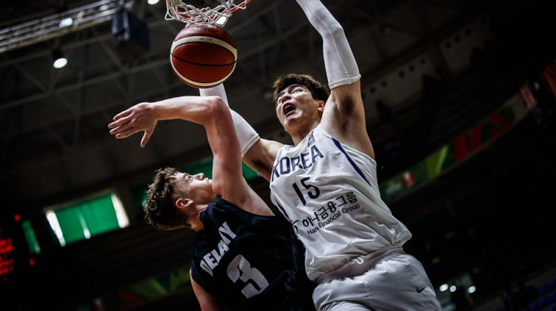 Dienvidkoreja ar rezultātu 76:75 pieveic Jaunzēlandi
Foto: FIBA