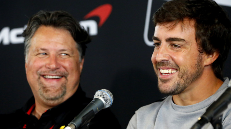 Maikls Andretti un Fernando Alonso
Foto: AP/Scanpix