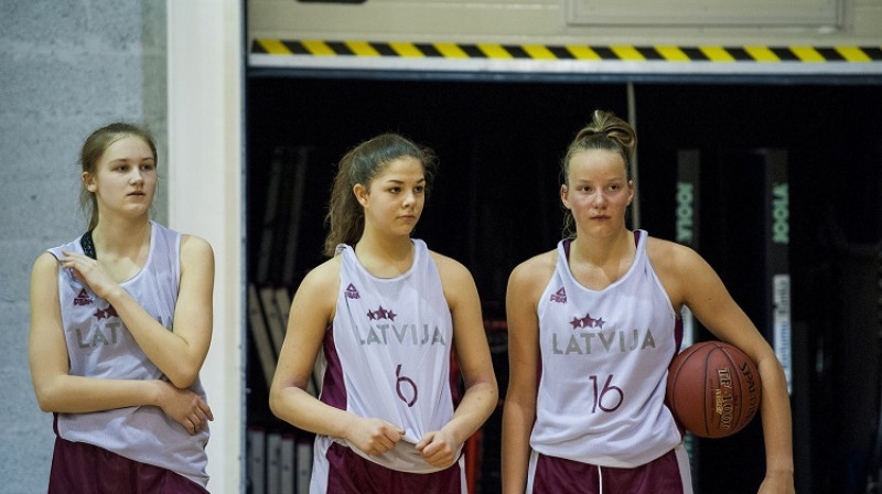 Latvijas U16 izlases kandidātes Salaspilī
Foto: basket.lv