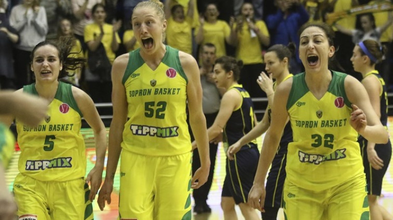 Anhela Salvadoresa, Daniela Peidža un Jeļena Milovanoviča
Foto: FIBA