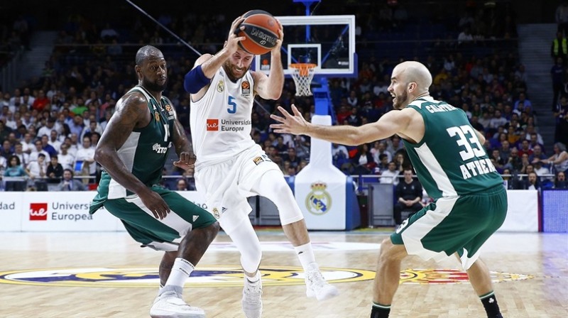 Rudijs Fernandess ceļā uz grozu
Foto: Euroleague.net