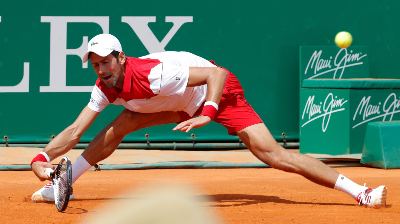 Novaks Džokovičs aizsardzībā
Foto: Reuters/Scanpix